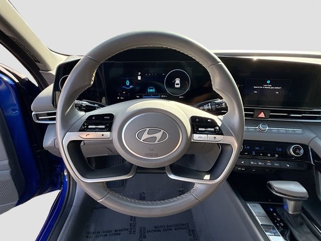 Certified 2025 Hyundai Elantra SEL image 11