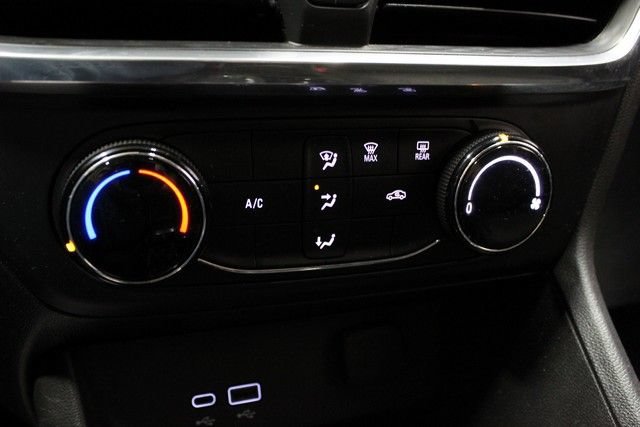 Used 2024 Buick Encore GX Preferred FWD image 28