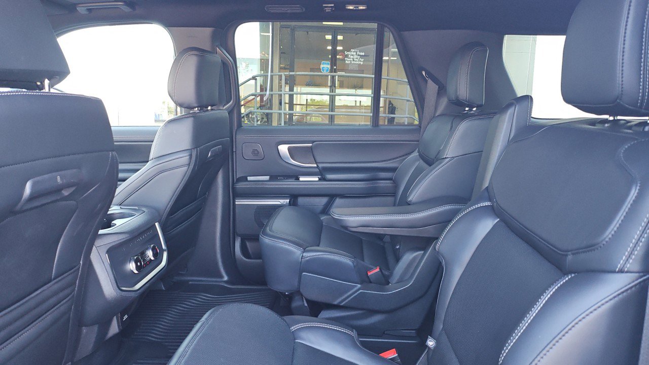 Used 2025 Ford Expedition Max Platinum w/ Stealth Performance Package AWD/4WD image 13