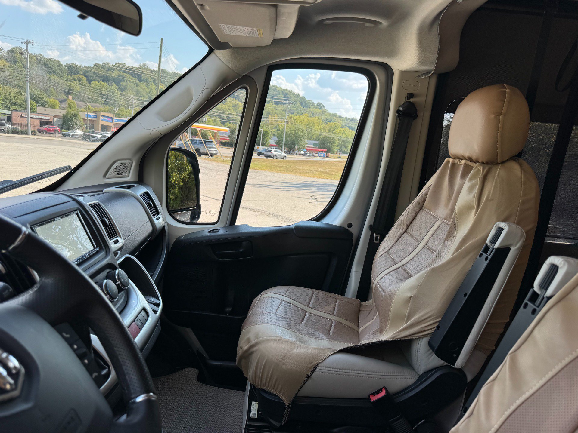 Used 2021 RAM ProMaster 1500 w/ Convenience Group FWD image 22
