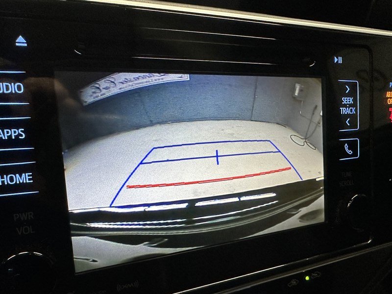 Used 2018 Toyota Corolla SE image 23