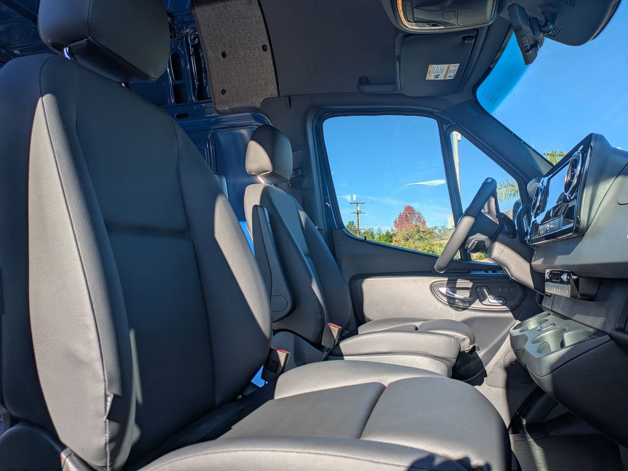 New 2025 Mercedes-Benz Sprinter 2500 image 9