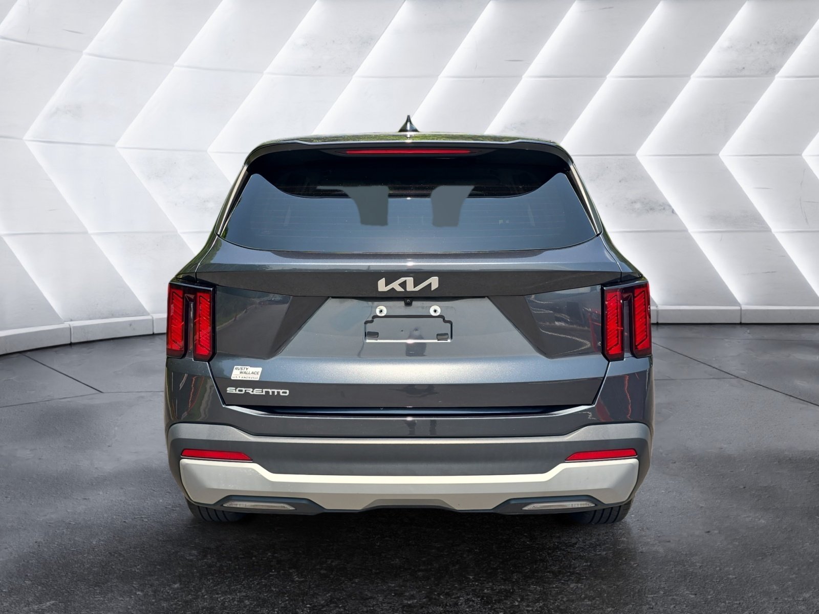 Used 2024 Kia Sorento 2WD LX image 4