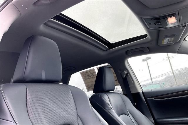 Certified 2022 Lexus RX 450h AWD w/ Premium Package image 27