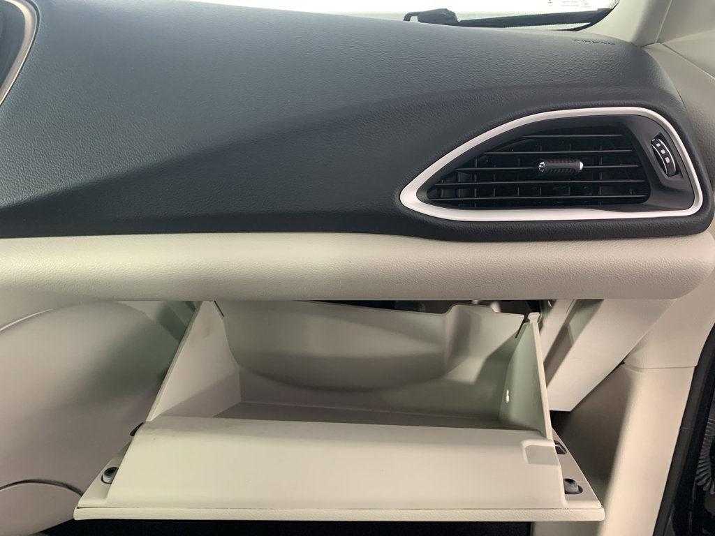 Used 2023 Chrysler Voyager LX FWD image 37