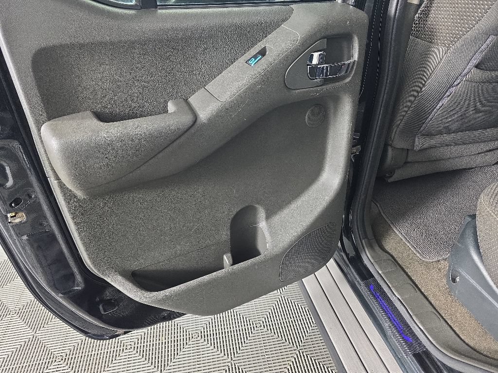 Used 2017 Nissan Frontier PRO-4X AWD/4WD image 23