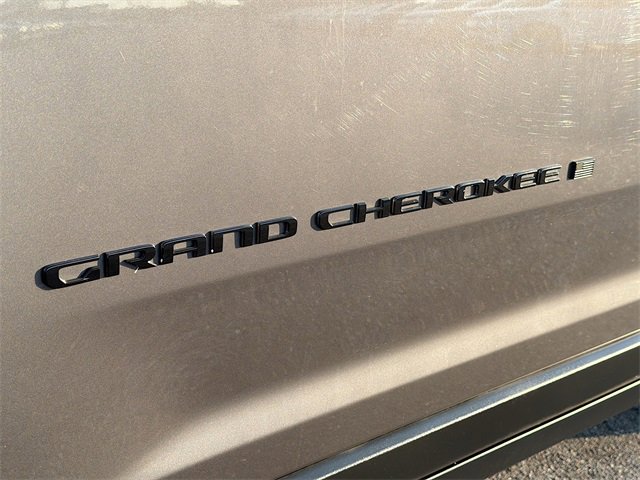 Used 2024 Jeep Grand Cherokee L Altitude image 11