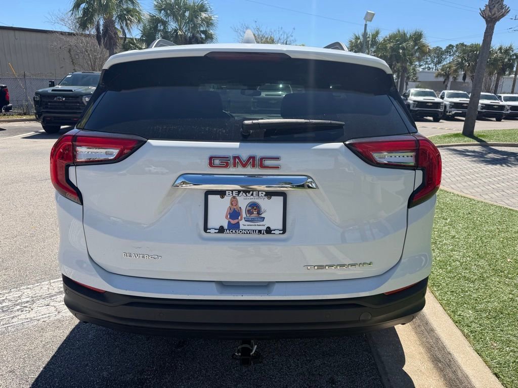 Used 2022 GMC Terrain SLE w/ Driver Convenience Package image 5