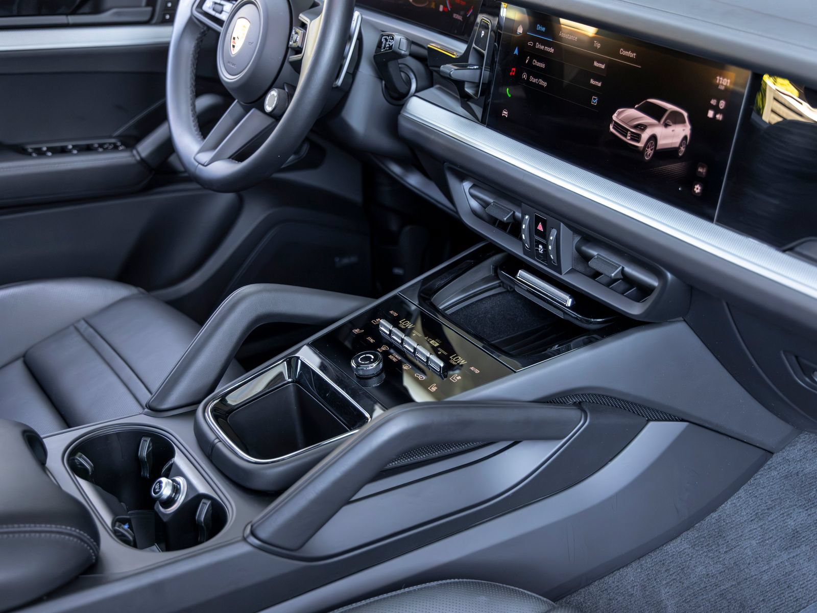 Certified 2024 Porsche Cayenne S AWD/4WD image 59