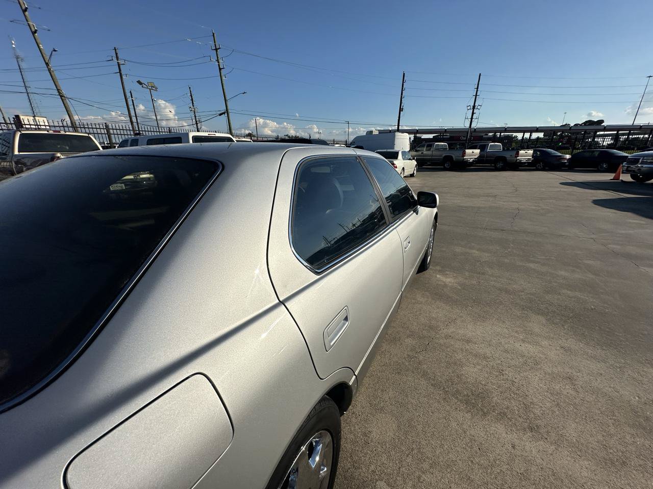 Used 1999 Lexus LS 400 w/ Premium Pkg RWD image 41