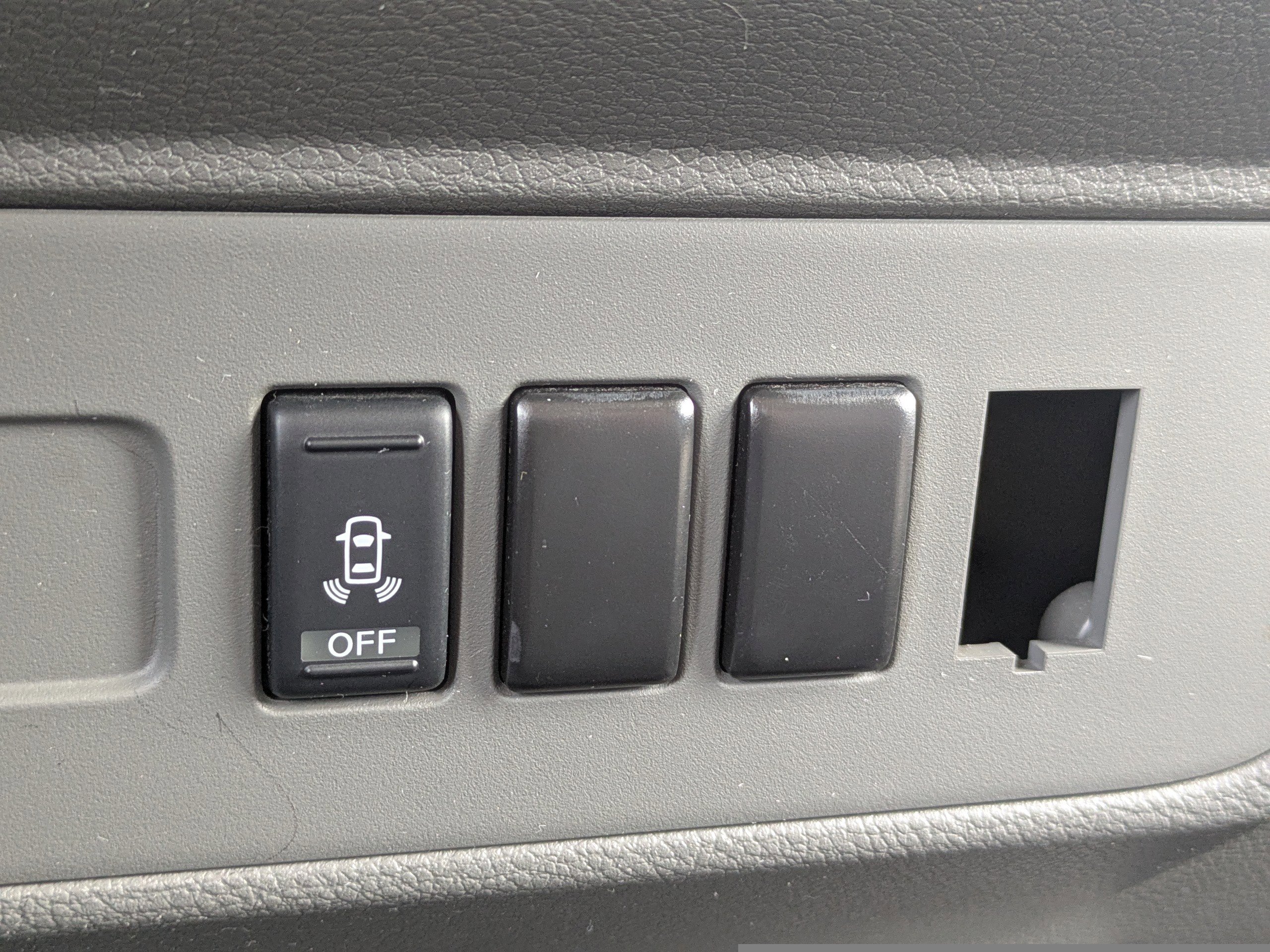 Used 2018 Nissan NV 3500 SL w/ Navigation Package image 23