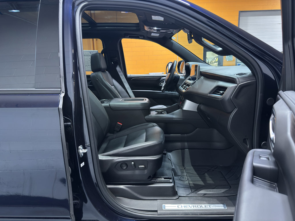 Used 2024 Chevrolet Suburban Z71 w/ Luxury Package AWD/4WD image 20