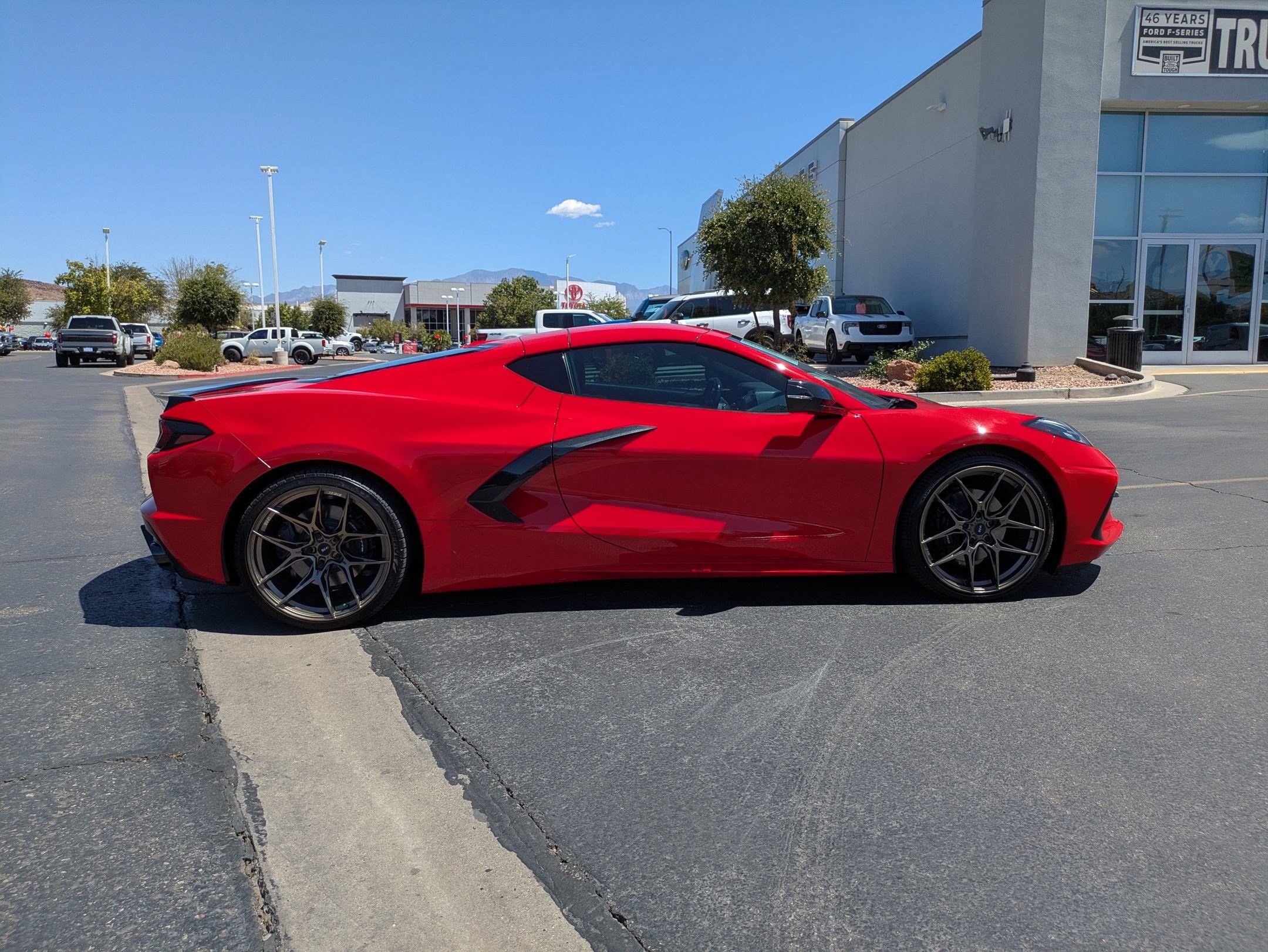 Used 2022 Chevrolet Corvette Stingray Preferred Cpe w/ 2LT RWD image 2