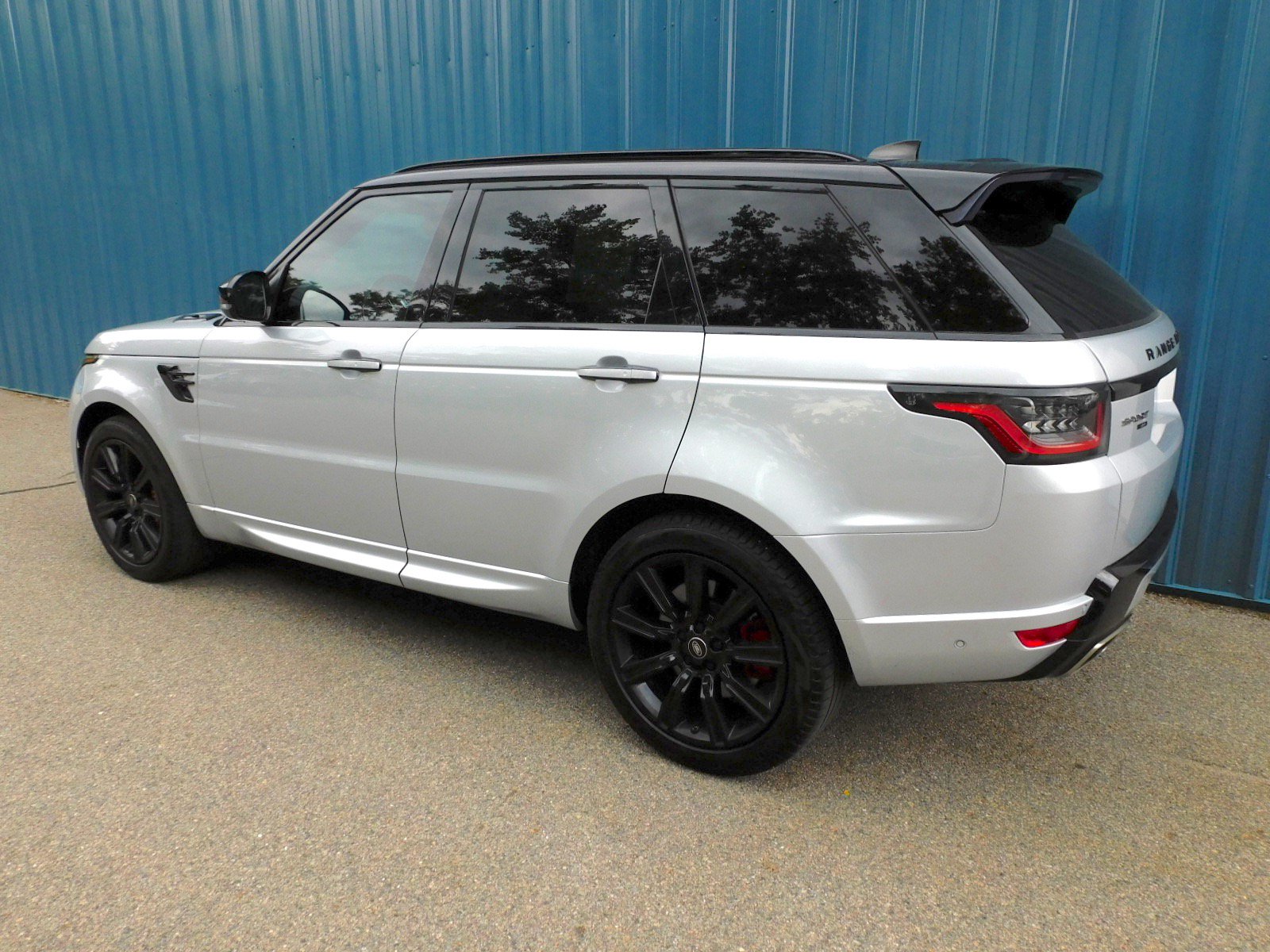 Used 2021 Land Rover Range Rover Sport HST AWD/4WD image 3