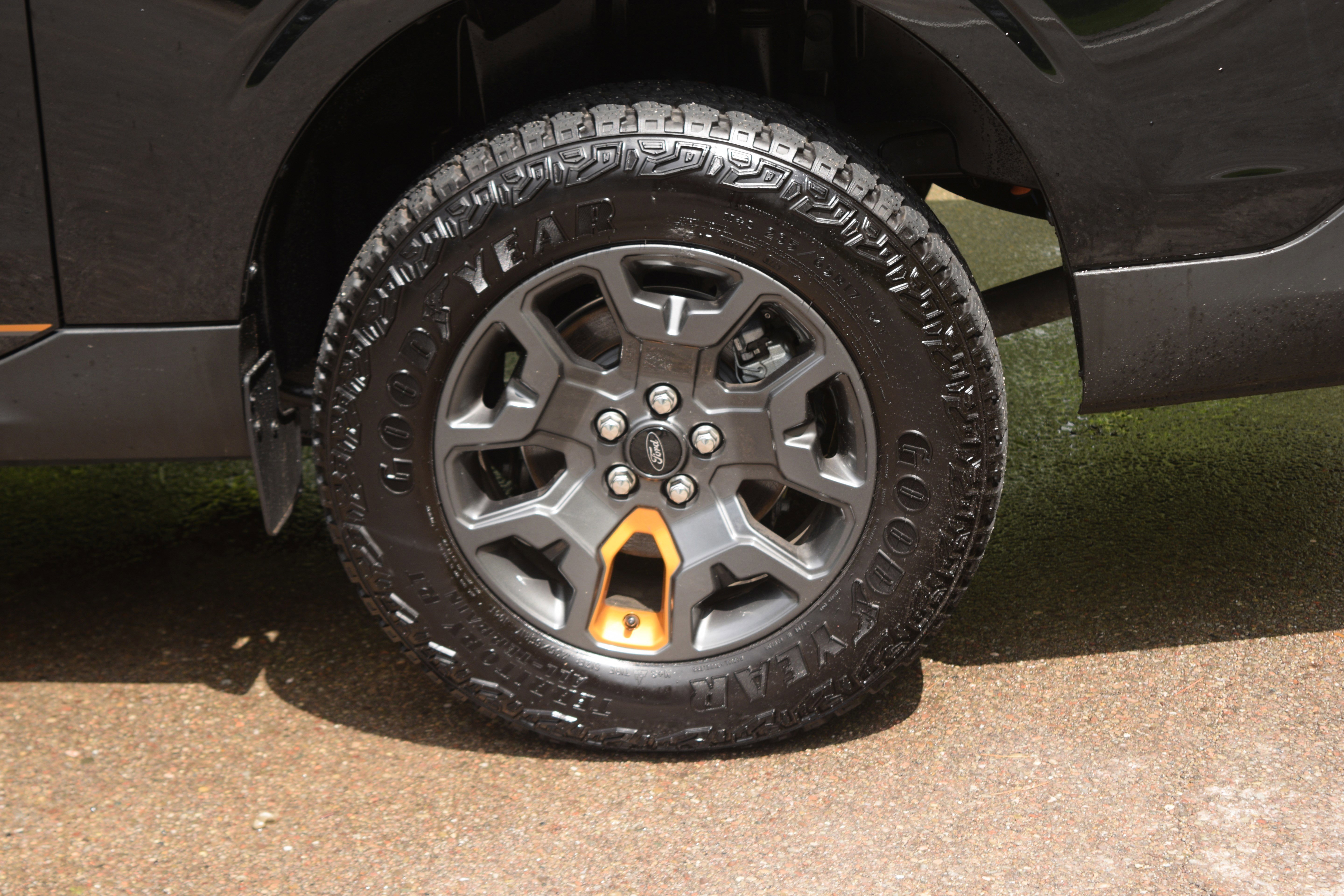 Used 2025 Ford Maverick Tremor AWD/4WD image 29