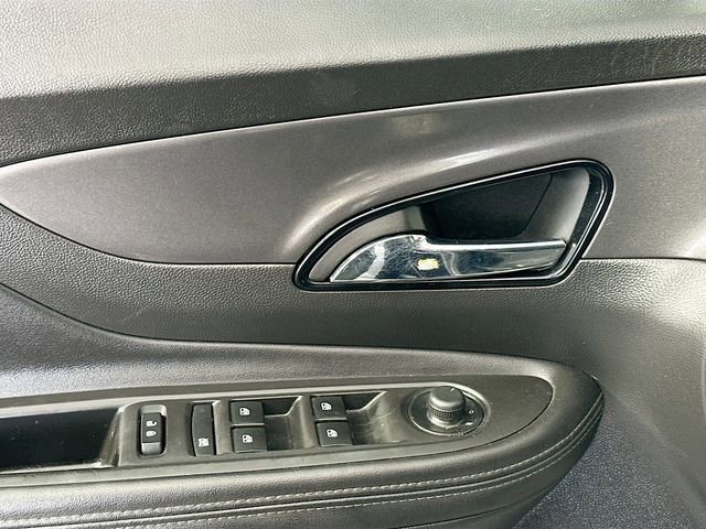 Used 2019 Buick Encore Sport Touring image 18