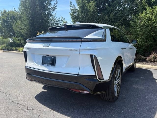 Certified 2024 Cadillac Lyriq Luxury AWD/4WD image 9