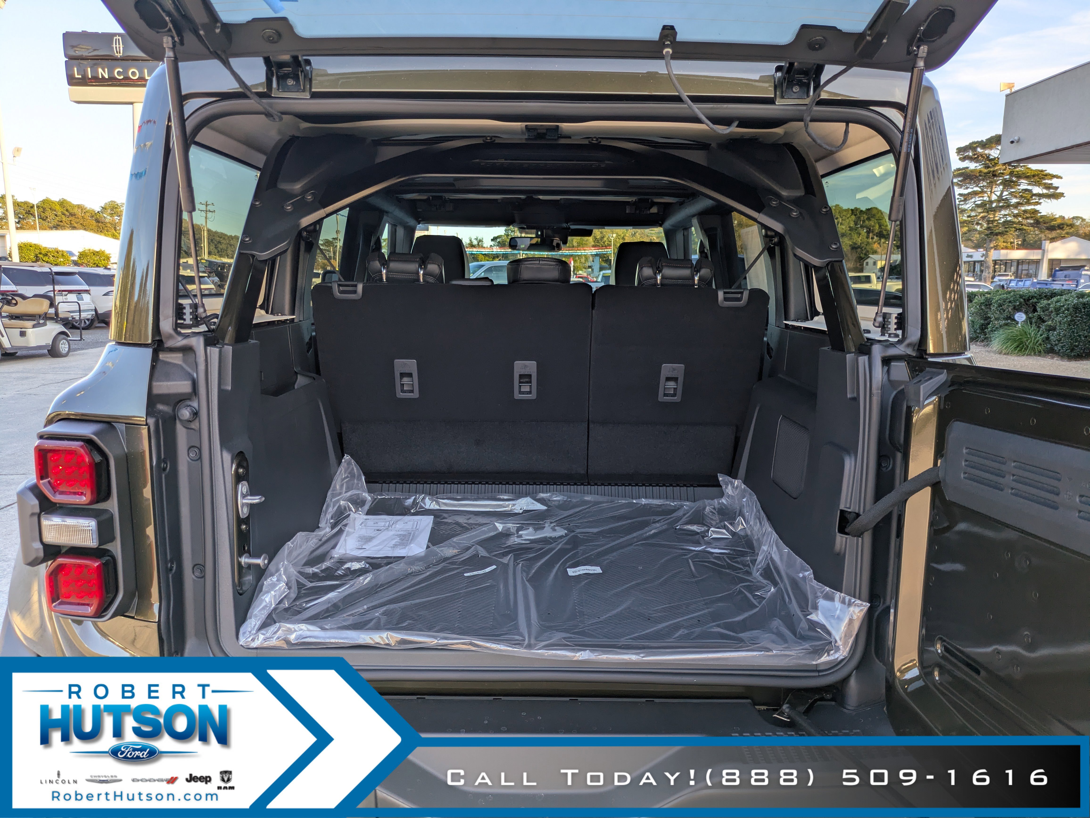 New 2025 Ford Bronco Raptor image 14