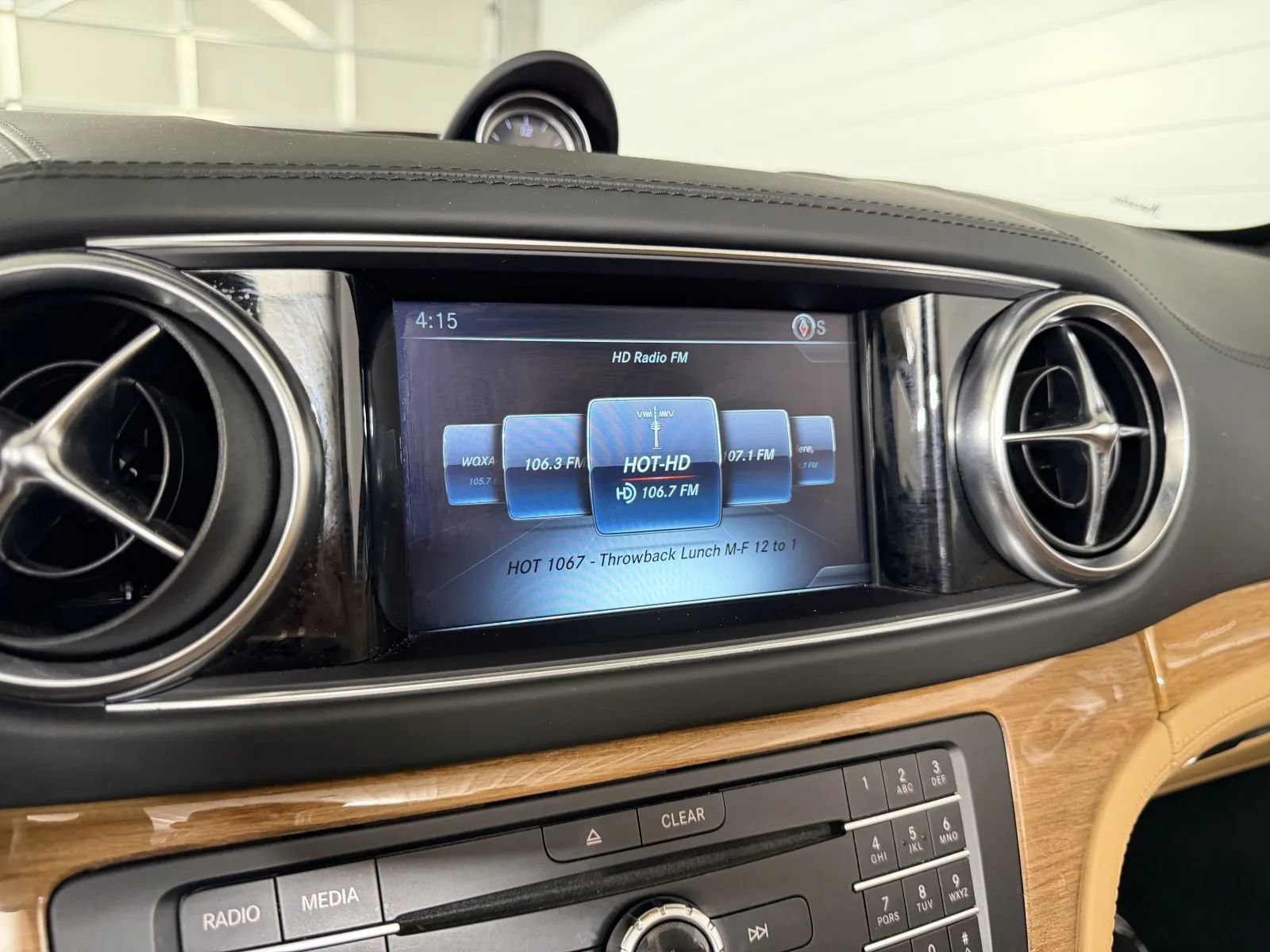 Used 2017 Mercedes-Benz SL 550 image 24