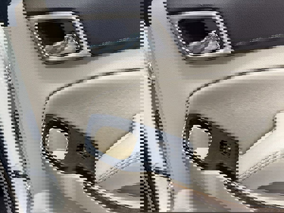 Used 2015 GMC Yukon Denali w/ Touring Package image 43