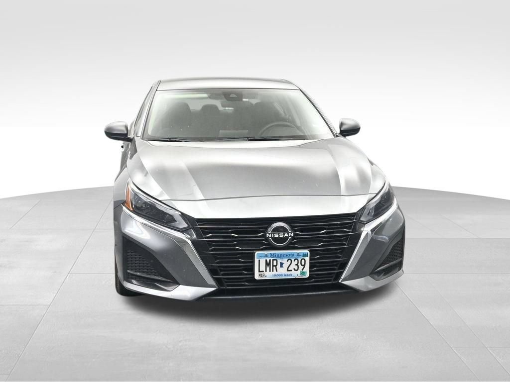 Used 2024 Nissan Altima 2.5 SV FWD image 8