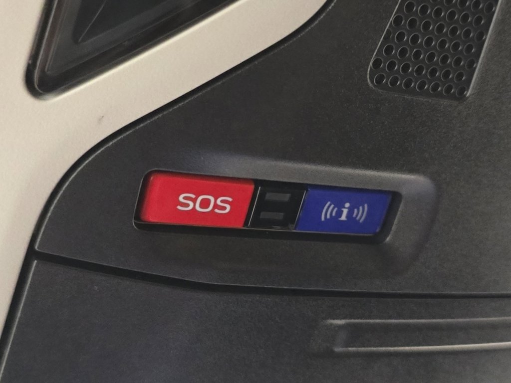 Used 2023 Subaru Outback Premium image 30