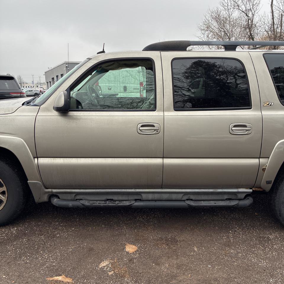 Used 2002 Chevrolet Suburban Z71 image 6
