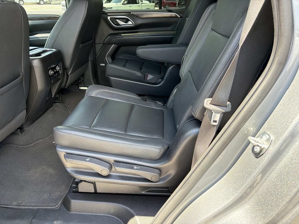 Used 2022 Chevrolet Tahoe Z71 w/ Luxury Package AWD/4WD image 15