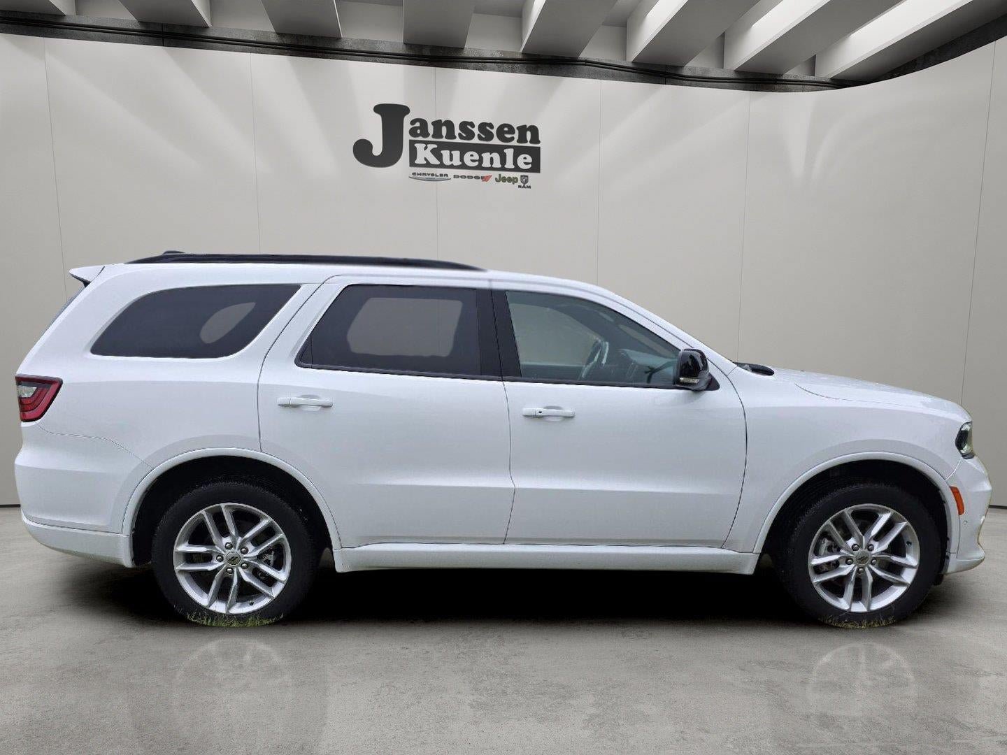 Used 2025 Dodge Durango GT AWD/4WD image 3