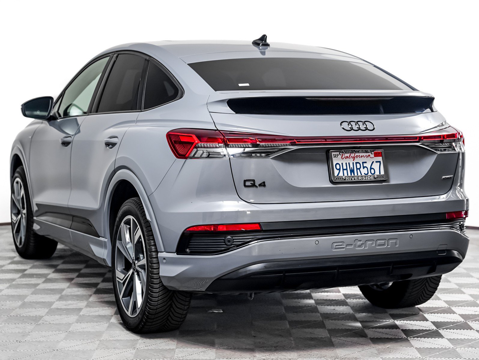 Used 2023 Audi Q4 e-tron Premium Plus w/ Premium Plus AWD/4WD image 2