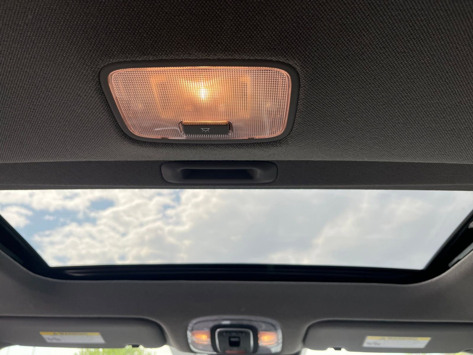 Used 2025 Hyundai Elantra SEL image 24