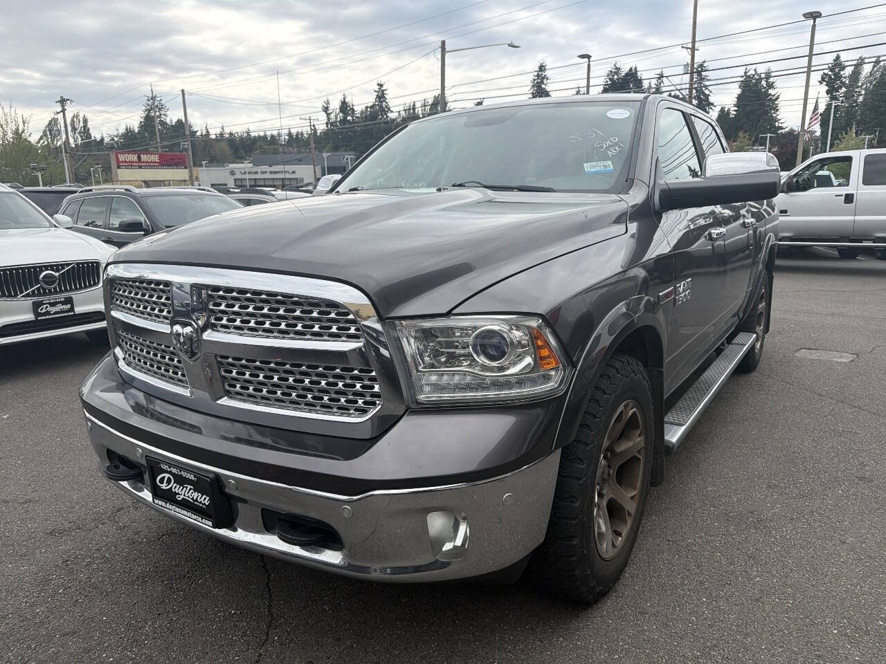 Used 2015 RAM 1500 Laramie AWD/4WD image 4