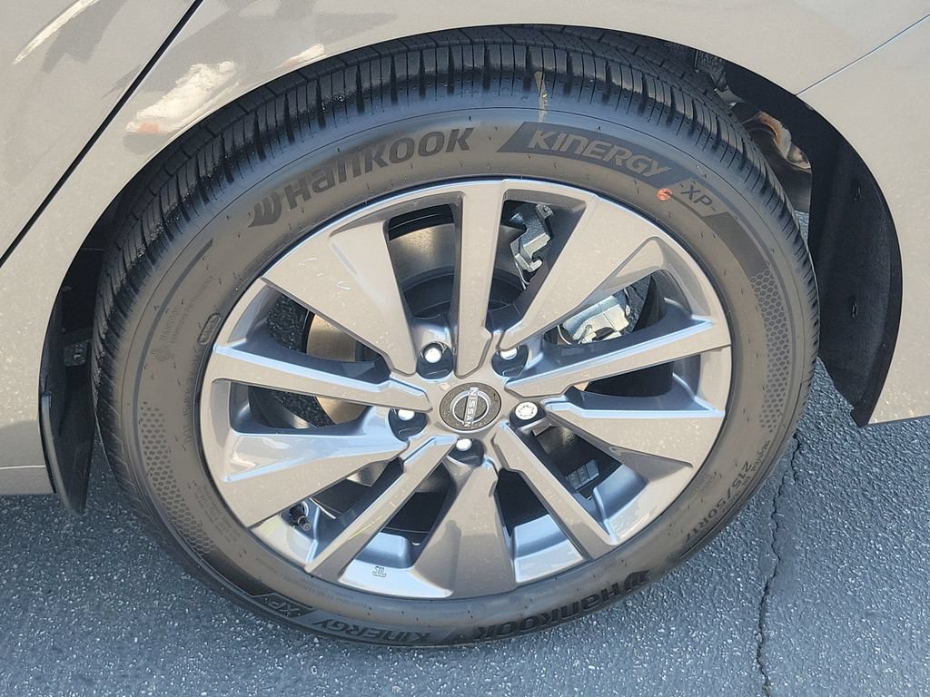 New 2026 Nissan Sentra SL w/ Floor Mat Package FWD image 3