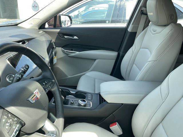 Used 2023 Cadillac XT4 Premium Luxury w/ Technology Package AWD/4WD image 3