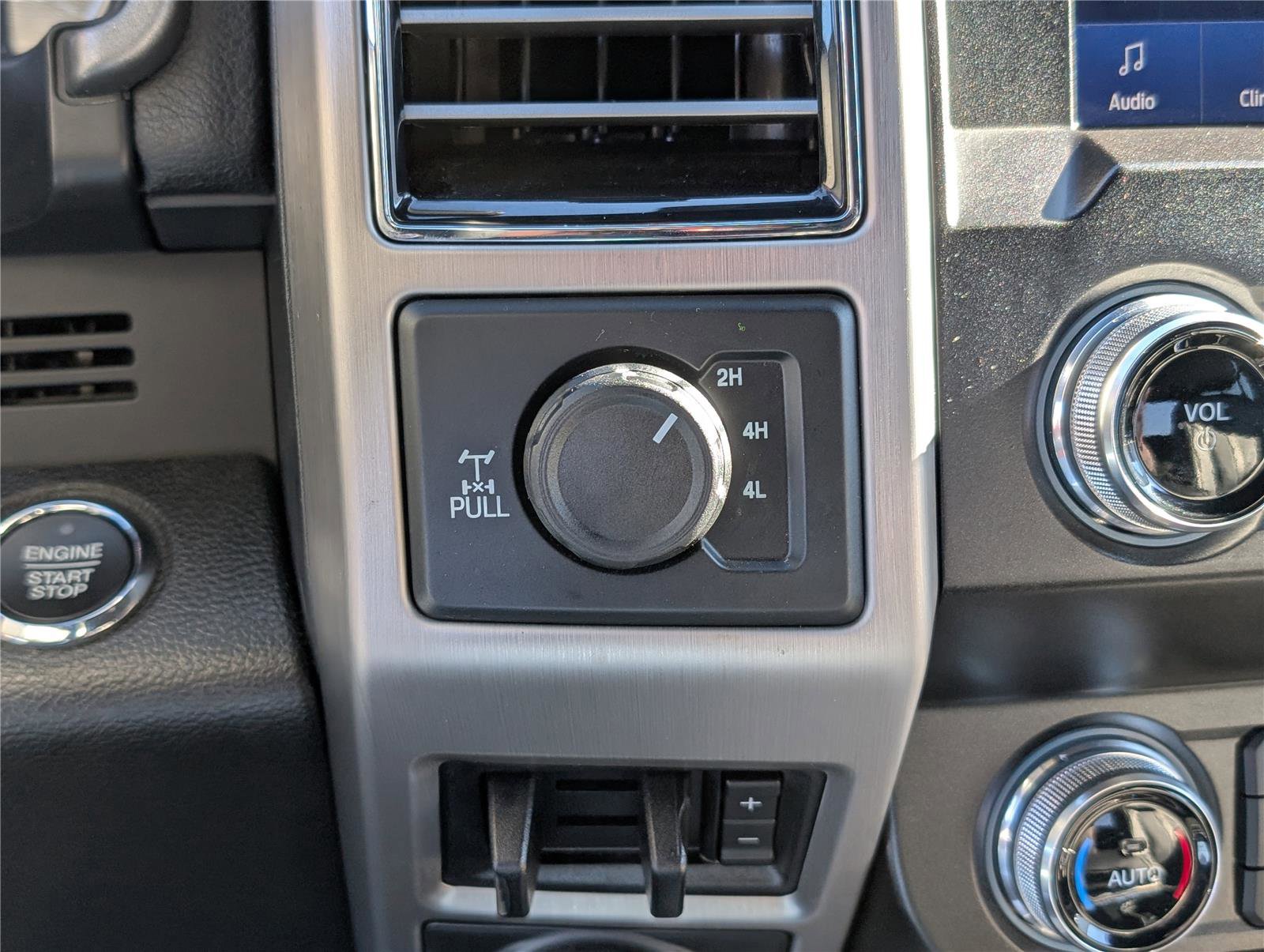 Used 2021 Ford F350 Platinum image 28