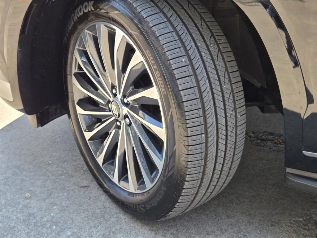 Certified 2025 Hyundai Palisade Calligraphy image 8