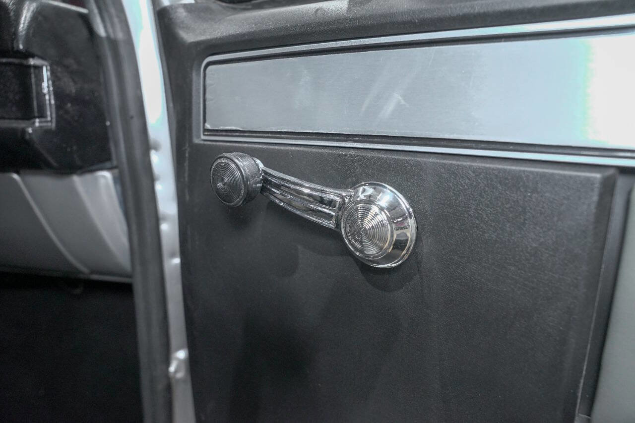 Used 1987 GMC Sierra 1500 R1500 2dr Standard Cab SB image 36