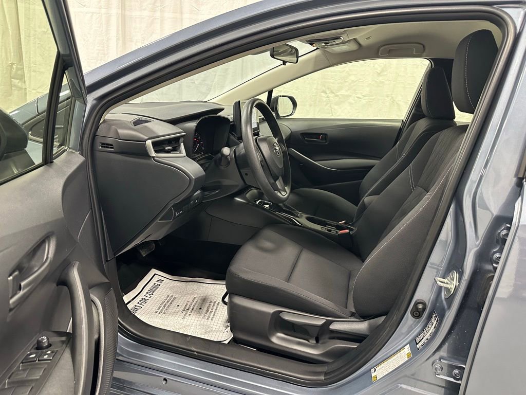 Used 2025 Toyota Corolla LE image 10