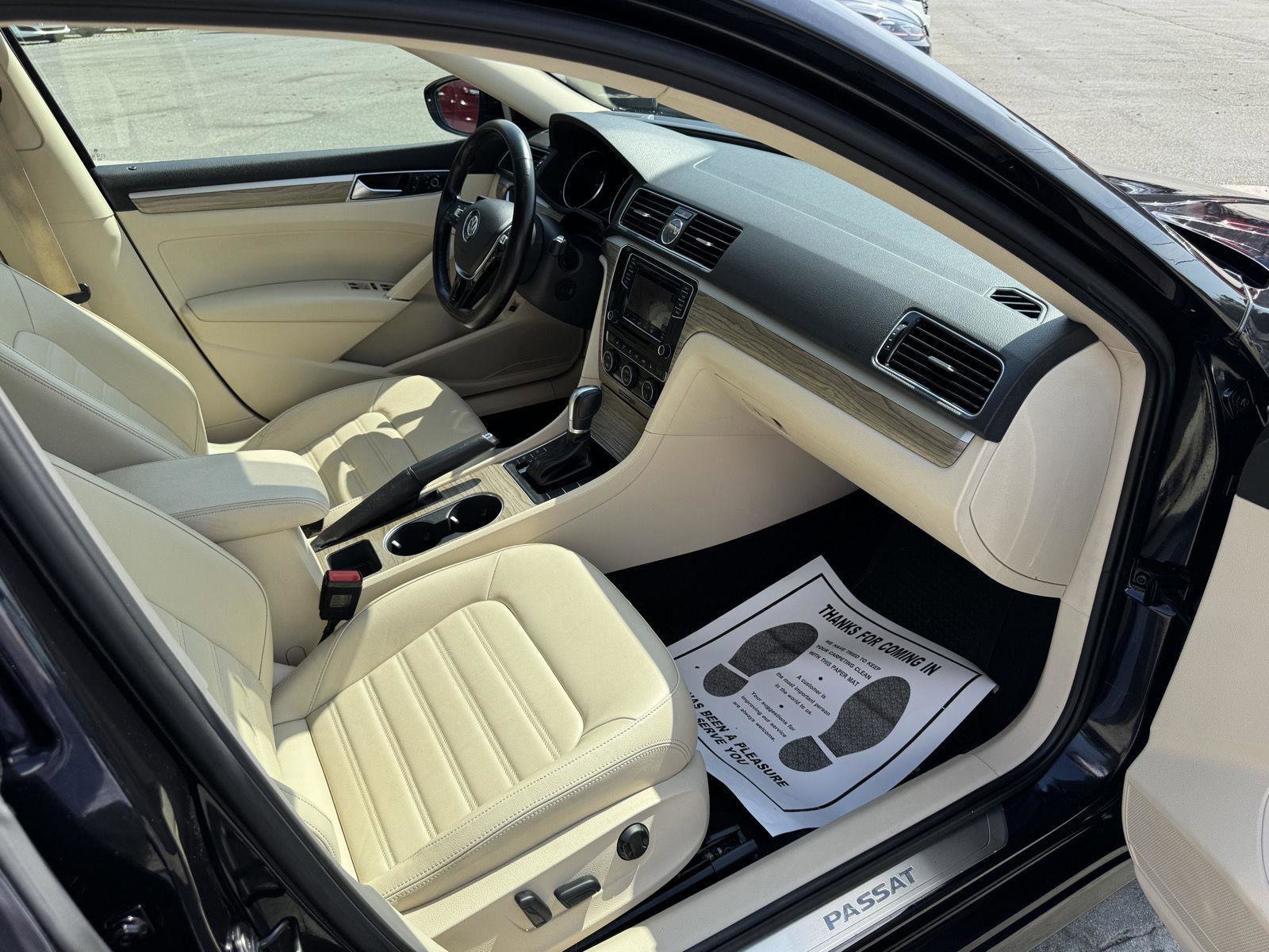 Used 2019 Volkswagen Jetta SE w/ Cold Weather Package image 17