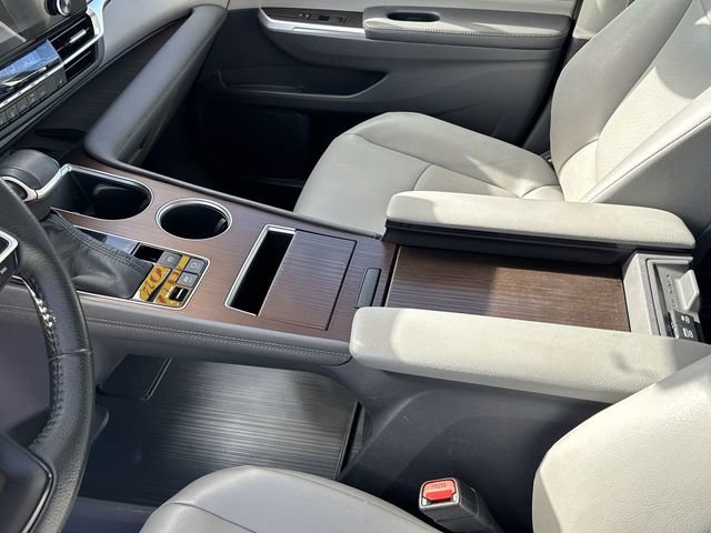Used 2022 Toyota Sienna XLE w/ XLE Plus Package image 23
