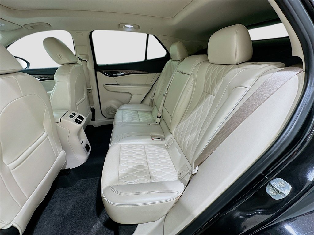Used 2022 Buick Envision Avenir w/ Technology Package II image 25