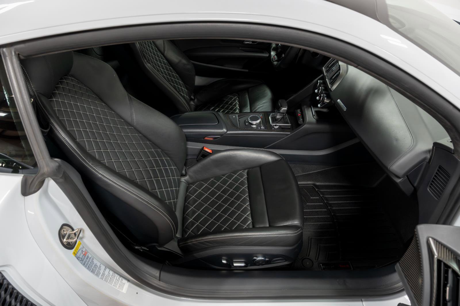 Used 2017 Audi R8 V10 plus w/ Full Leather Package image 76