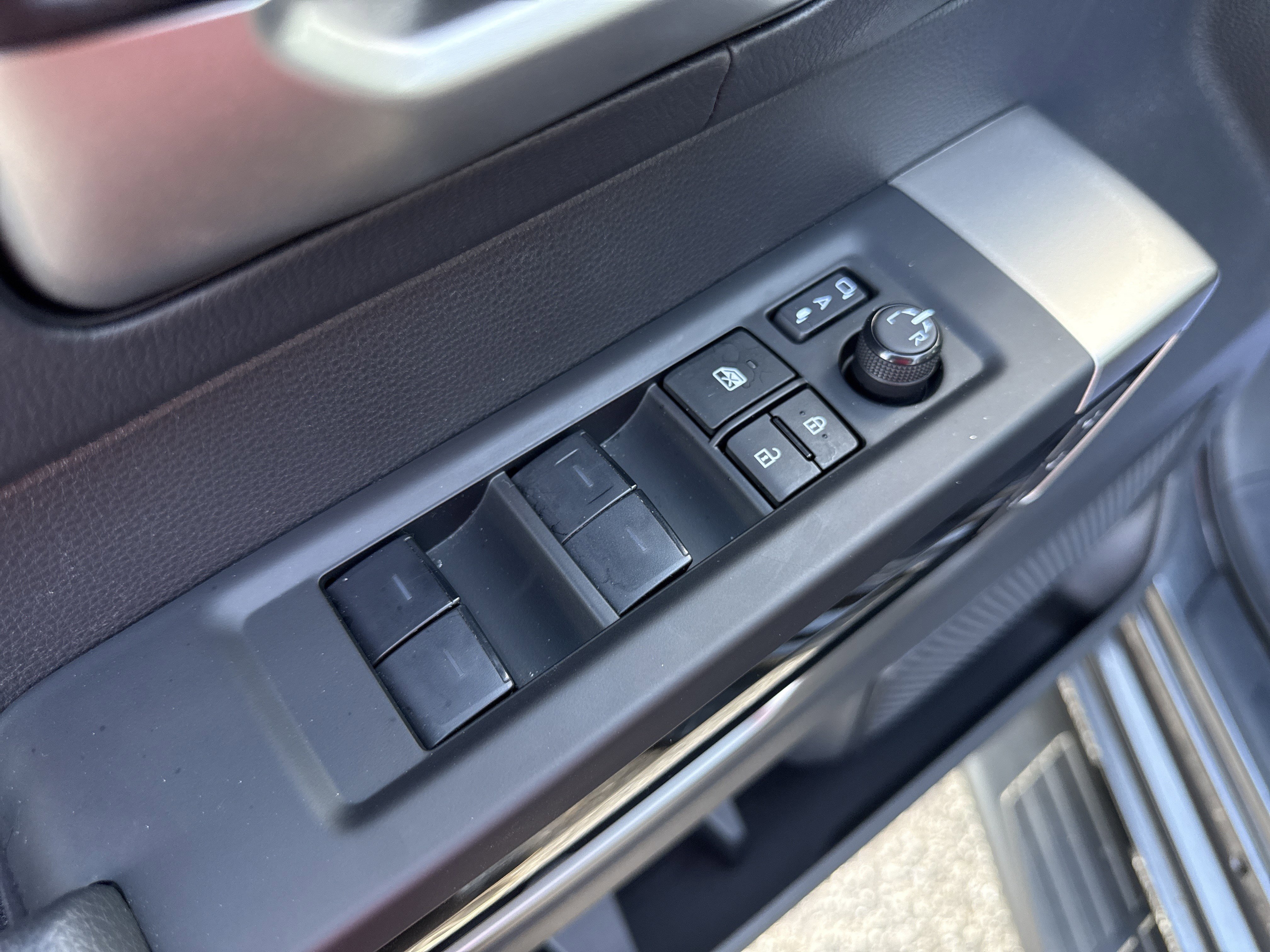 Used 2024 Toyota Tundra Limited image 17