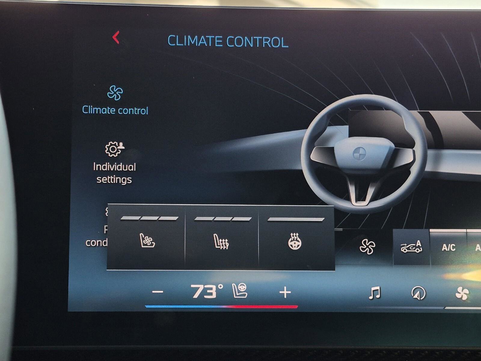 Certified 2025 BMW X7 M60i w/ Climate Comfort Package image 22