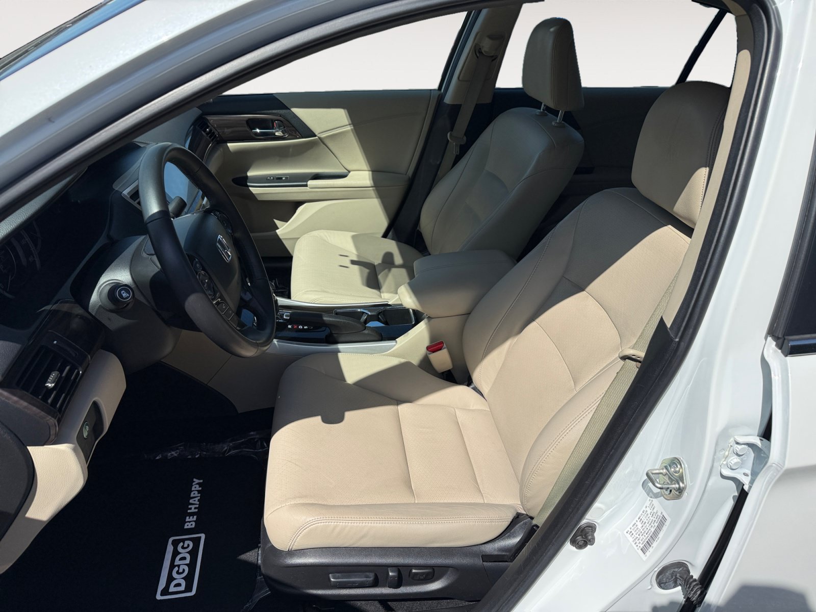 Used 2017 Honda Accord EX-L image 10