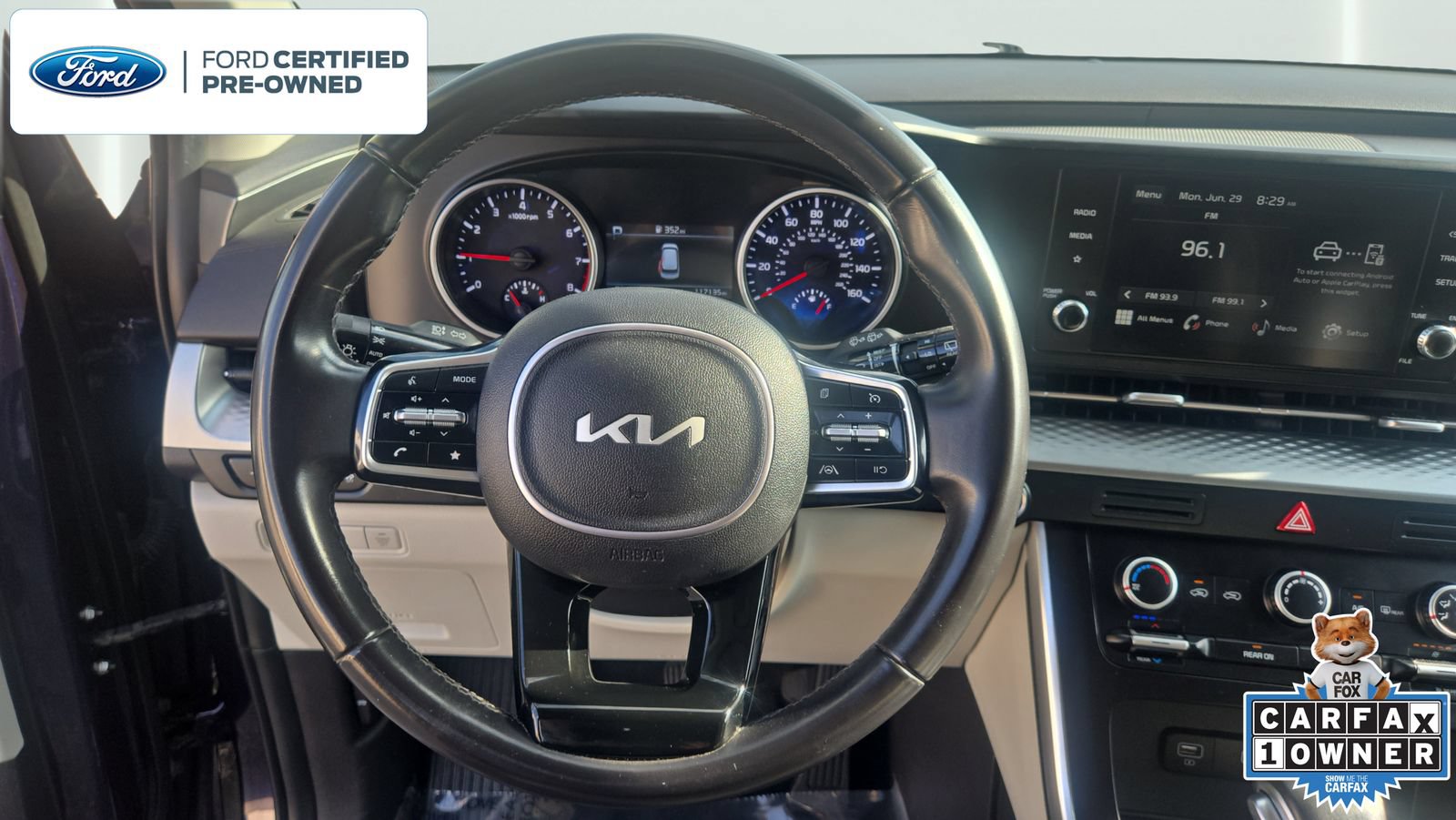 Used 2023 Kia Carnival LX FWD image 11