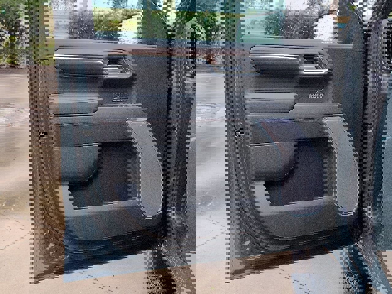 Certified 2026 Chevrolet Silverado 1500 High Country w/ Technology Package image 8