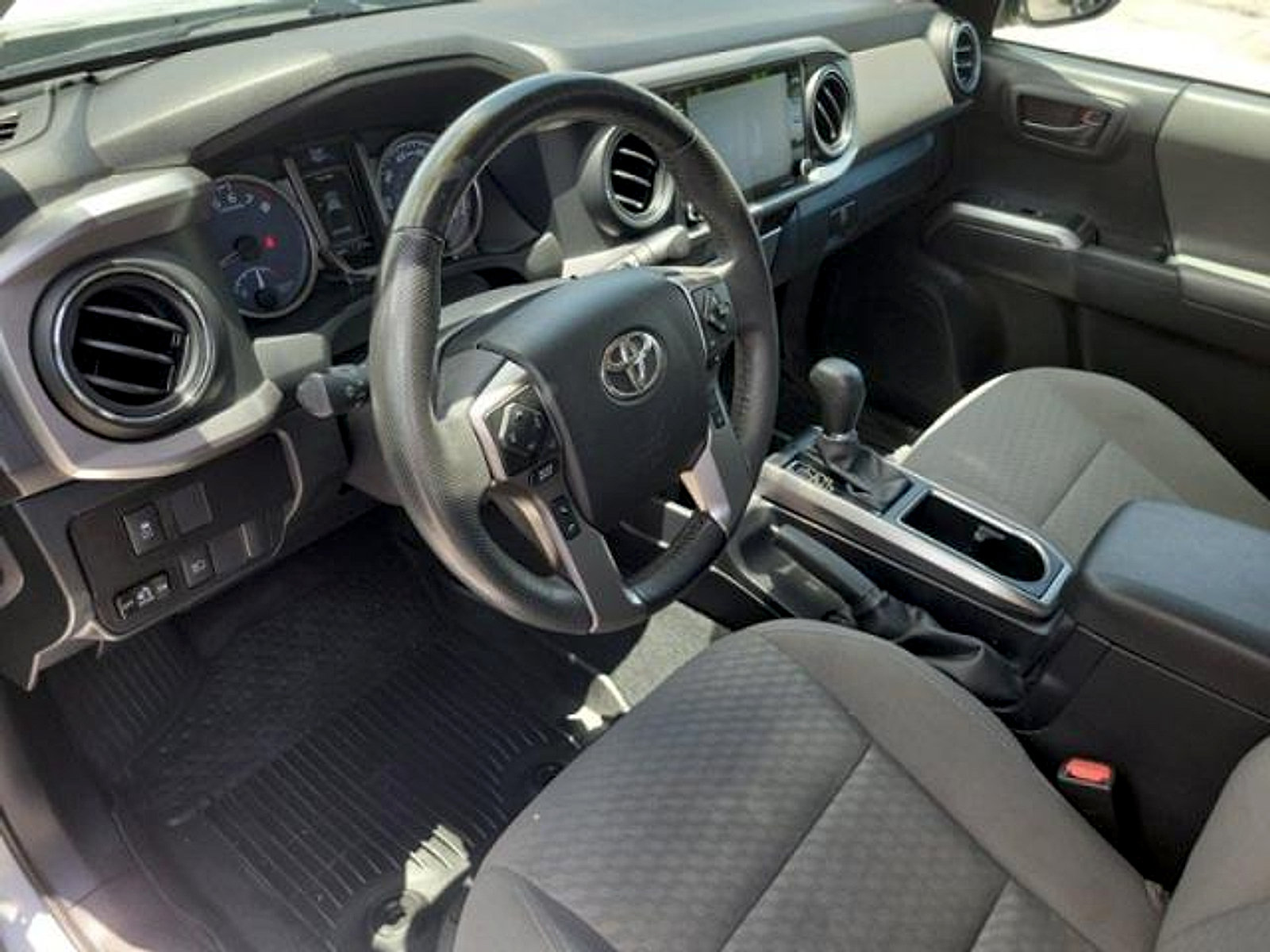Used 2022 Toyota Tacoma SR5 w/ Technology Package RWD image 17