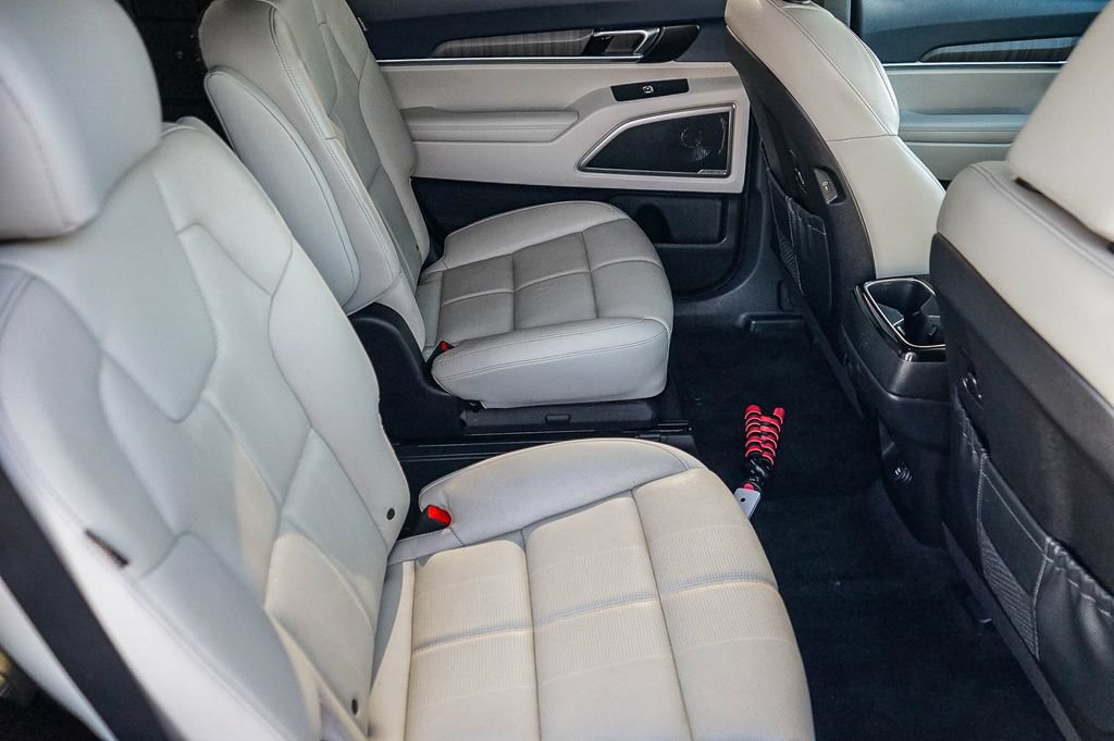 Used 2023 Kia Telluride EX w/ EX Captain's Chair Package FWD image 19