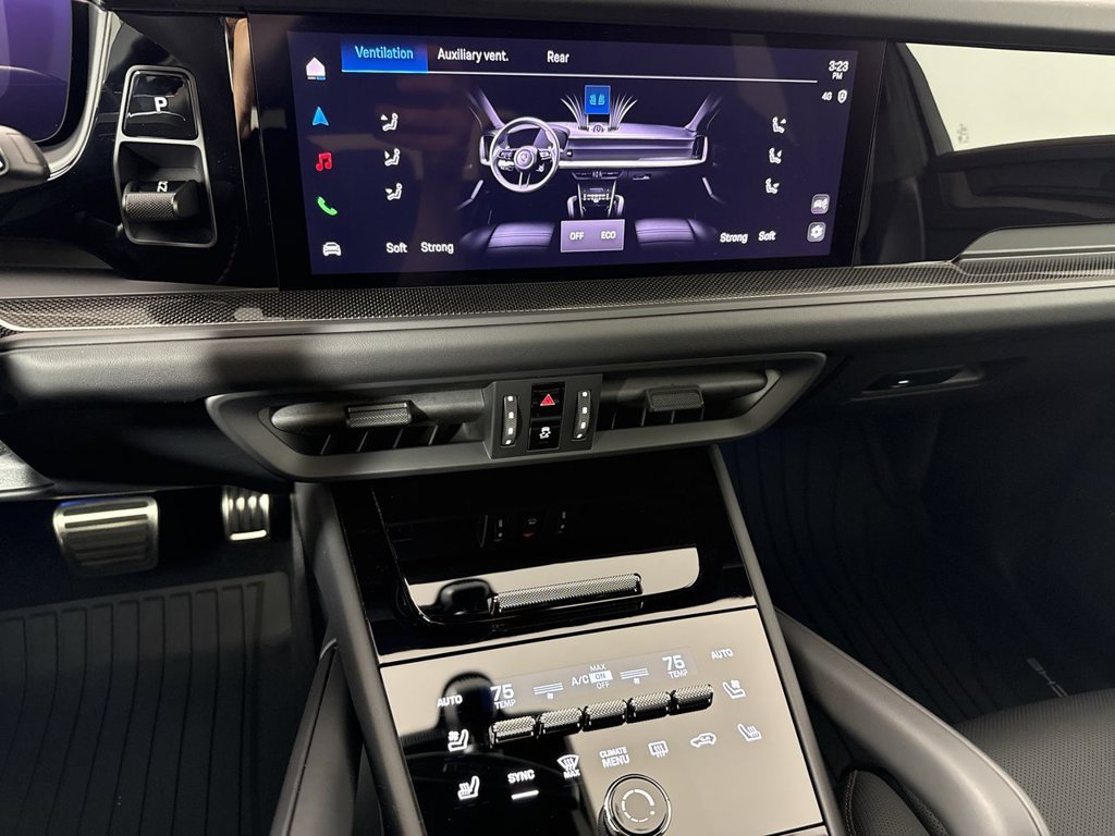 New 2026 Porsche Cayenne GTS AWD/4WD image 30